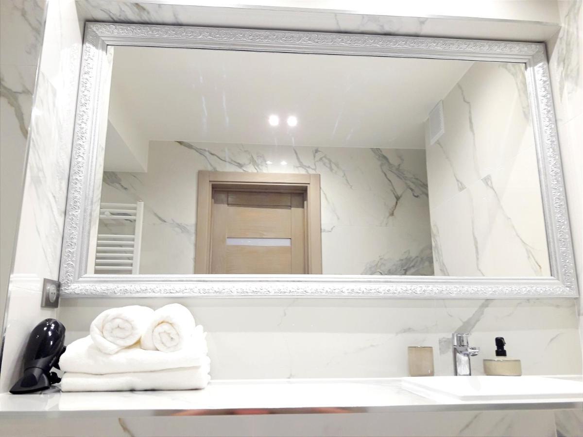 Light Apartment Center City Chişinău Esterno foto