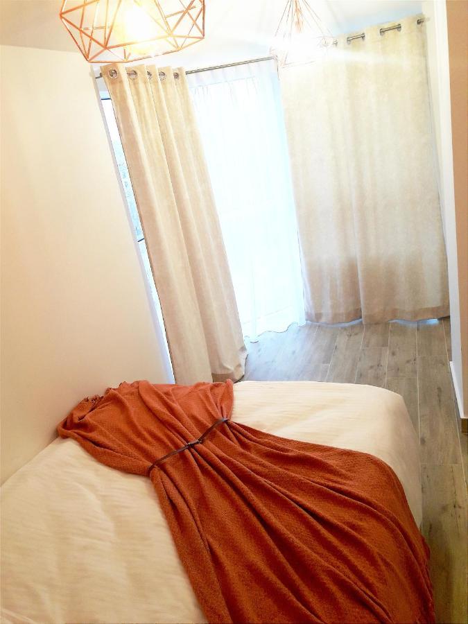 Light Apartment Center City Chişinău Esterno foto