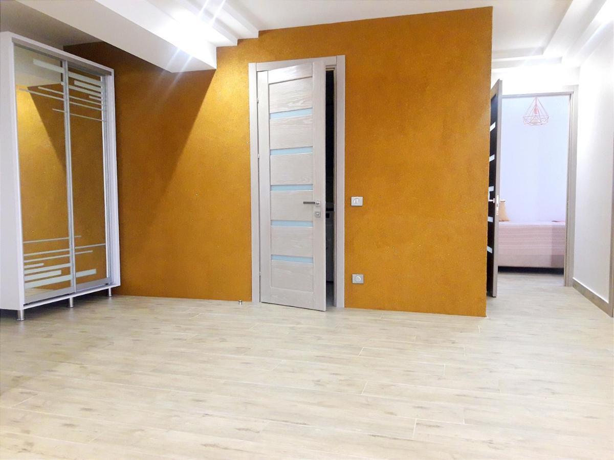 Light Apartment Center City Chişinău Esterno foto